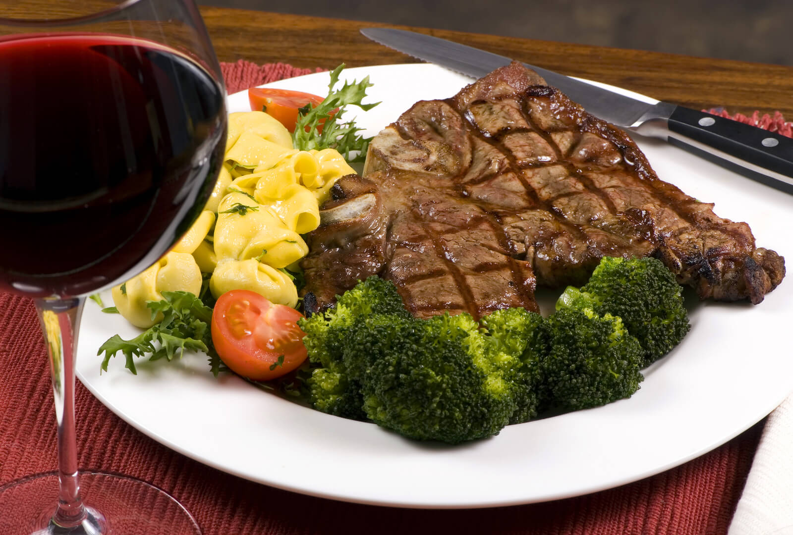 How to Choose the Perfect Wine for Your Steak